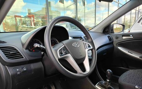 Hyundai Solaris II рестайлинг, 2016 год, 884 700 рублей, 5 фотография