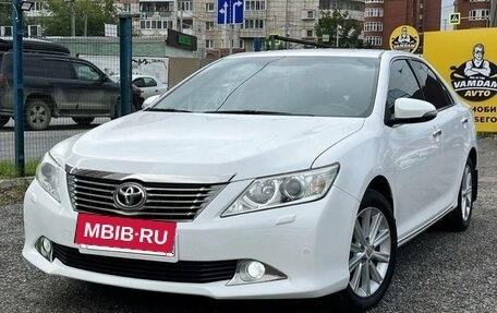 Toyota Camry, 2012 год, 1 740 000 рублей, 2 фотография