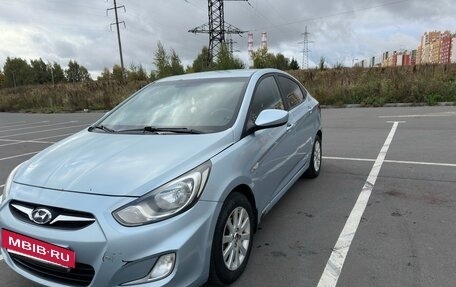 Hyundai Solaris II рестайлинг, 2011 год, 490 000 рублей, 2 фотография