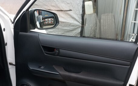 Toyota Hilux VIII, 2016 год, 2 230 000 рублей, 13 фотография