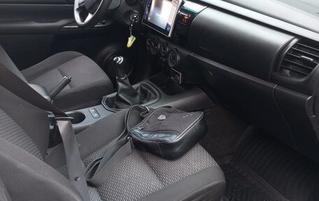 Toyota Hilux VIII, 2016 год, 2 230 000 рублей, 14 фотография