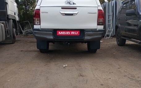 Toyota Hilux VIII, 2016 год, 2 230 000 рублей, 8 фотография