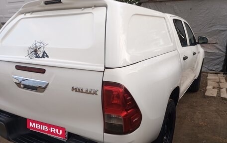 Toyota Hilux VIII, 2016 год, 2 230 000 рублей, 10 фотография