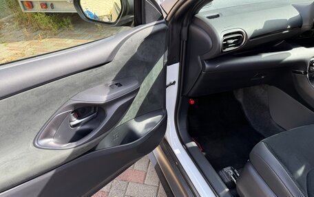 Toyota Yaris, 2024 год, 3 600 000 рублей, 12 фотография