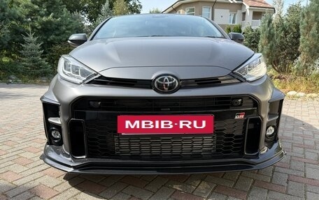 Toyota Yaris, 2024 год, 3 600 000 рублей, 6 фотография