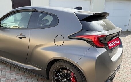 Toyota Yaris, 2024 год, 3 600 000 рублей, 3 фотография