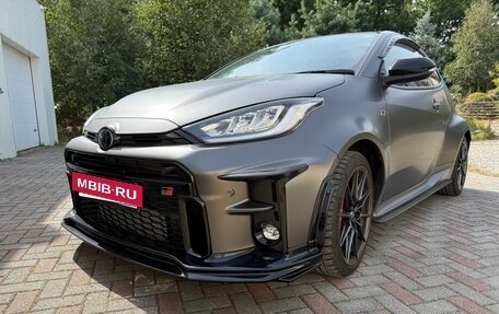 Toyota Yaris, 2024 год, 3 600 000 рублей, 5 фотография