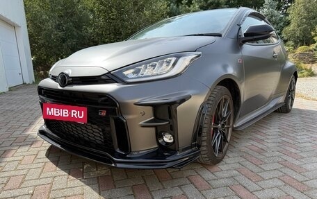 Toyota Yaris, 2024 год, 3 600 000 рублей, 18 фотография