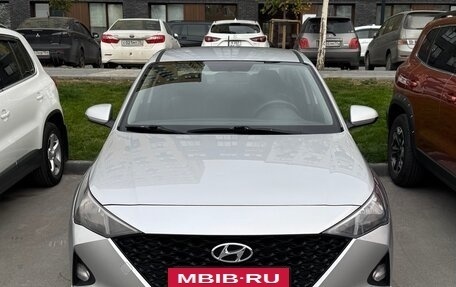 Hyundai Solaris II рестайлинг, 2021 год, 1 200 000 рублей, 2 фотография