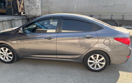 Hyundai Solaris II рестайлинг, 2011 год, 550 000 рублей, 13 фотография