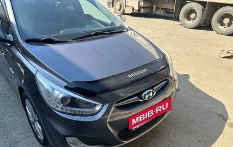 Hyundai Solaris II рестайлинг, 2011 год, 550 000 рублей, 2 фотография