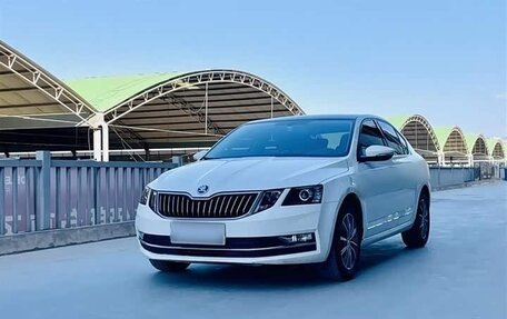 Skoda Octavia, 2022 год, 1 300 000 рублей, 1 фотография