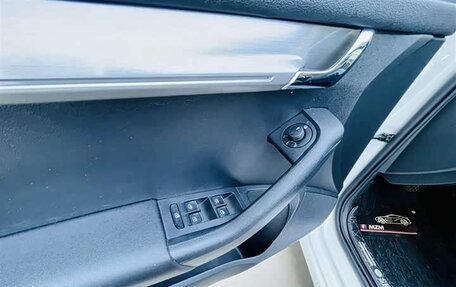 Skoda Octavia, 2022 год, 1 300 000 рублей, 6 фотография