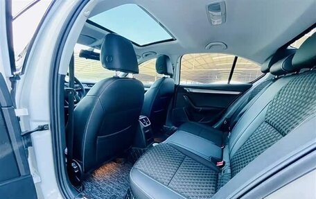 Skoda Octavia, 2022 год, 1 300 000 рублей, 13 фотография