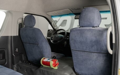 Toyota HiAce H200, 2014 год, 2 749 000 рублей, 10 фотография