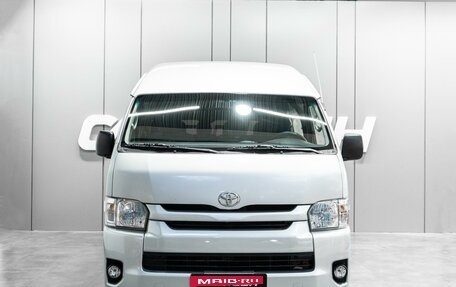 Toyota HiAce H200, 2014 год, 2 749 000 рублей, 3 фотография