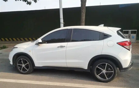 Honda Vezel, 2022 год, 1 420 000 рублей, 4 фотография