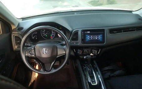 Honda Vezel, 2022 год, 1 420 000 рублей, 9 фотография