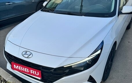 Hyundai Elantra, 2021 год, 2 350 000 рублей, 2 фотография