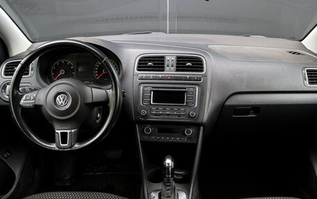 Volkswagen Polo VI (EU Market), 2013 год, 730 000 рублей, 11 фотография