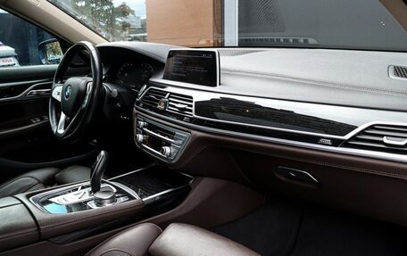 BMW 7 серия, 2019 год, 4 800 000 рублей, 9 фотография