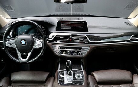 BMW 7 серия, 2019 год, 4 800 000 рублей, 11 фотография