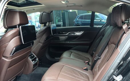 BMW 7 серия, 2019 год, 4 800 000 рублей, 10 фотография