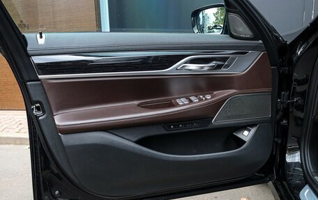 BMW 7 серия, 2019 год, 4 800 000 рублей, 20 фотография
