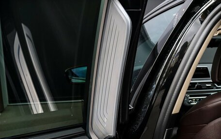 BMW 7 серия, 2019 год, 4 800 000 рублей, 28 фотография