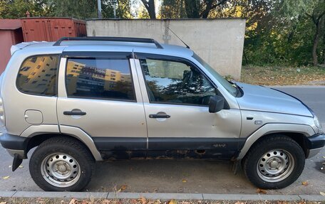 Chevrolet Niva I рестайлинг, 2003 год, 280 000 рублей, 2 фотография