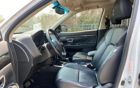 Mitsubishi Outlander III рестайлинг 3, 2021 год, 1 900 500 рублей, 7 фотография