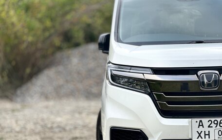 Honda Stepwgn IV, 2020 год, 2 565 000 рублей, 2 фотография
