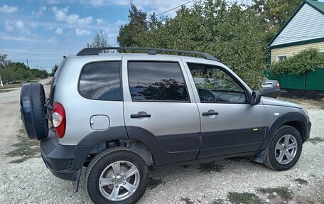 Chevrolet Niva I рестайлинг, 2016 год, 725 000 рублей, 3 фотография