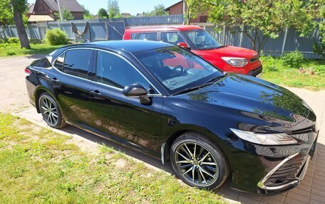 Toyota Camry, 2021 год, 4 800 000 рублей, 2 фотография