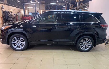 Toyota Highlander III, 2015 год, 2 600 000 рублей, 2 фотография
