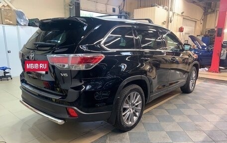 Toyota Highlander III, 2015 год, 2 600 000 рублей, 3 фотография