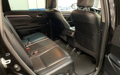 Toyota Highlander III, 2015 год, 2 600 000 рублей, 11 фотография
