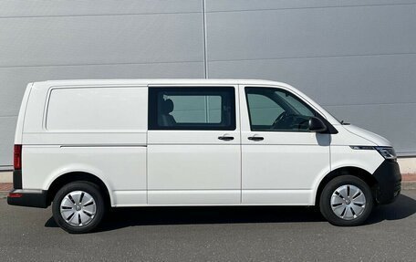 Volkswagen Transporter T6 рестайлинг, 2024 год, 3 530 000 рублей, 4 фотография