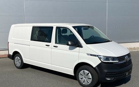 Volkswagen Transporter T6 рестайлинг, 2024 год, 3 530 000 рублей, 2 фотография