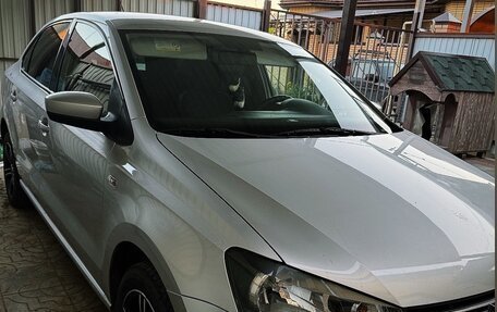 Volkswagen Polo VI (EU Market), 2012 год, 750 000 рублей, 2 фотография