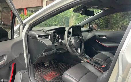 Toyota Corolla, 2022 год, 1 300 000 рублей, 10 фотография