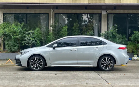 Toyota Corolla, 2022 год, 1 300 000 рублей, 4 фотография