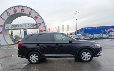 Mitsubishi Outlander III рестайлинг 3, 2016 год, 1 664 995 рублей, 8 фотография