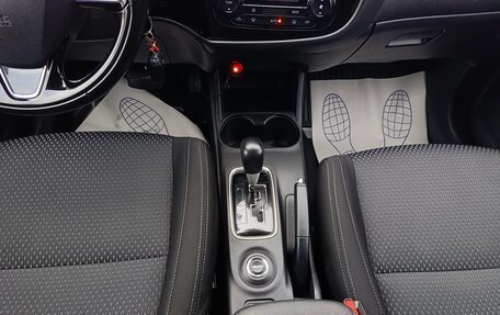 Mitsubishi Outlander III рестайлинг 3, 2016 год, 1 664 995 рублей, 21 фотография