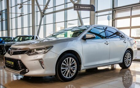 Toyota Camry, 2017 год, 2 298 000 рублей, 3 фотография