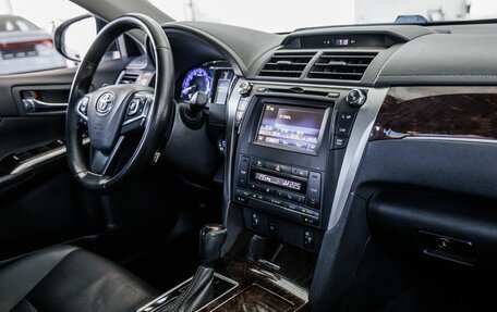 Toyota Camry, 2017 год, 2 298 000 рублей, 20 фотография