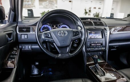 Toyota Camry, 2017 год, 2 298 000 рублей, 18 фотография