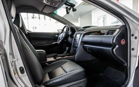 Toyota Camry, 2017 год, 2 298 000 рублей, 27 фотография