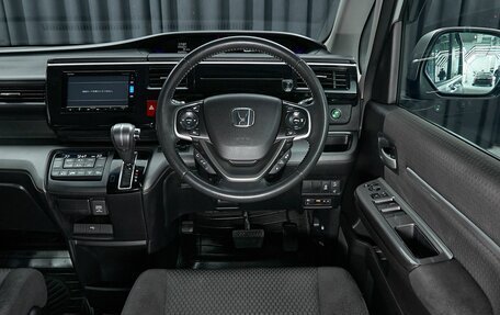 Honda Stepwgn IV, 2018 год, 2 078 000 рублей, 8 фотография