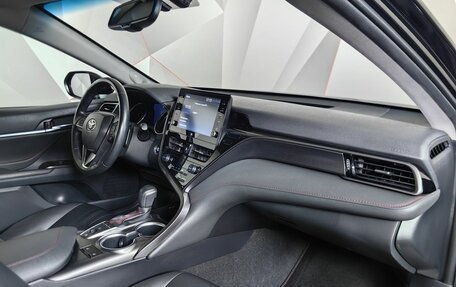 Toyota Camry, 2021 год, 3 400 000 рублей, 10 фотография